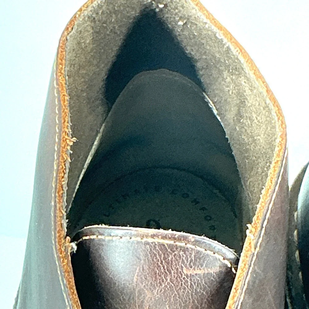 Clarks‎ Size 8.5 Desert Boots Mens Brown Beeswax Leather Chukka